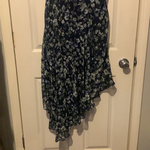 ASTR THE LABEL BEAUTIFUL FLORAL DRESS - Picture 3 of 10